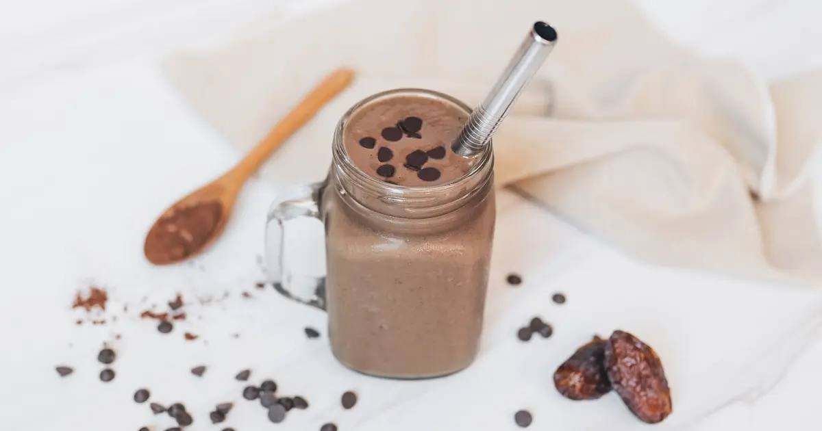 Banana-Free Chocolate Protein Smoothie Recipe | Samsung Food App