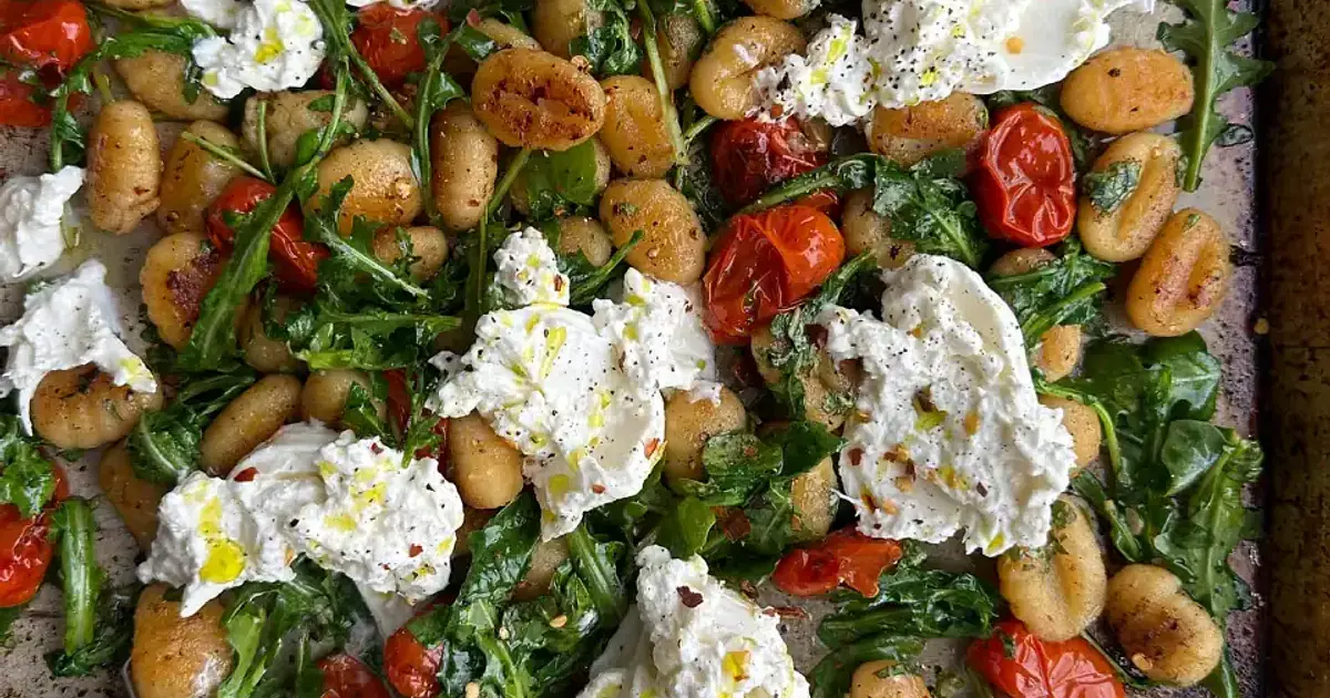 Sheet Pan Gnocchi with Roasted Tomatoes, Arugula and Burrata Recipe | Samsung Food App