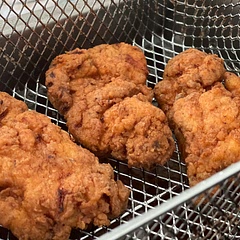 First time making any sort of deep fried chicken! Loved it, much easier than thought and loved the crispy coating - best ever skinless ❤️