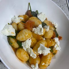 Super tasty and really easy. I used spinach instead of arugula.