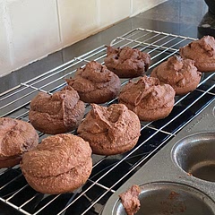Made the full amount and I would say 8 good portions or 16 small. Great taste and texture. Easy to make.