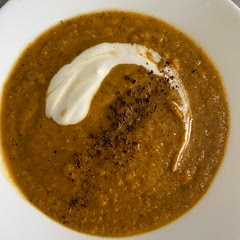 the vegetable broth with the cumin seeds and chilli flakes isn’t enough seasoning imo, had to add some other spices and lemon but overall very simple and tasty