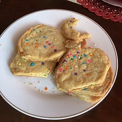 It has a very bland taste but I like how it very chewy I’m the middle and it’s a little too sweet and I made my rolls a little bit too big 