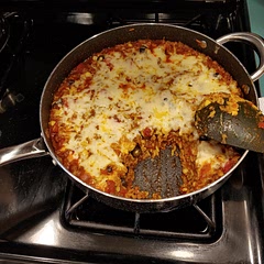 this was super good! I used rotel instead of regular tomatoes and added in olives and corn and served it on a bed of lettuce . my fiance loved it as well!