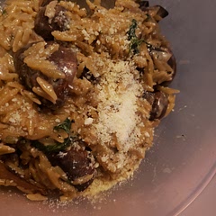 YUM. Super delicious but either I overlooked it or they left out when to put in the spinach! I threw it in when everything was boiling and it came out great.