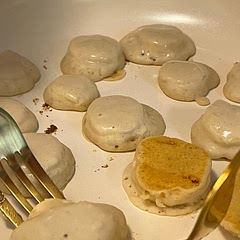 Delicious, so long as you like bananas! A fun breakfast, especially great for kids!