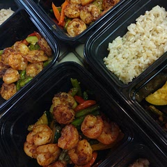 I added brown rice to my meal prep because the shrimp and veggies didn't seem like enough but it tastes great! I added a little more Cajun seasoning because I like my food a little more spicy 🔥