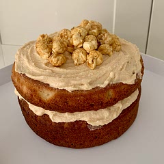 Delicious - added salt to icing to make it salted caramel taste.
