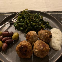 These had great flavor, would absolutely recommend making the sauce if you were on the fence about it.  The turkey is so lean that it’s a bit dry and the yogurt sauce really brings it together.