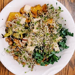 Swapped the cauliflower for broccoli. Added roasted chickpeas for extra protein. Also added dino kale. Also added hemp hearts and sprouts. Amazing dish!