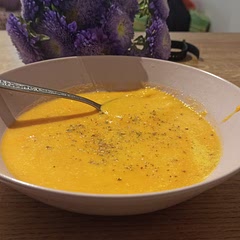 This is my favorite soup for cold weather. This recipe is great and easy.  I 've seasoned it with oregano, it goes perfectly.
