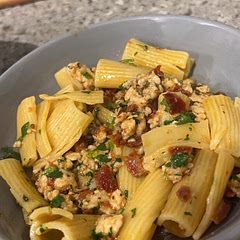 Loved this! Super tasty and easy to make. I only used 1/4 cup olive oil as I felt there was already enough oil in the recipe from the sun dried tomatoes.