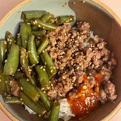 Very simple if you have the ingredients! Made it with impossible meat, but can imagine it working for any kind of meat or even crumbled tofu. It’s kinda like a teriyaki sauce, but much lighter. I added some chile garlic sauce because I wanted a little stronger flavors (this is more subtle). Other good additions would probably include using garlic or garlic powder and sesame oil. I would make it again for a very quick meal (with some flavor additions).