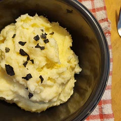 This was great! The combination of the roasted garlic and the potatoes ... perfect. Had a sweetness to it. Very addictive. I sprinkled some black salt on top for seasoning but also because it looked cool!