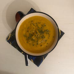 This is our LOVE soup, we make it every fall especially on cold, rainy days. We skipped maple syrup and pepitas, but we added some dry parsley on the top. 🍁🎃🍂
