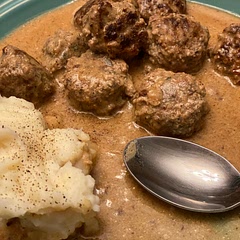 I poured these over mashed baby red potatoes. So darn good!