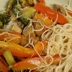 Added only on 🌶️ because I'm a coward 😁. Didn't have bok choy so I just doubled the amount of broccoli. Nice and easy to prepare.