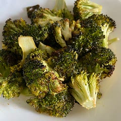 Crunchy broccoli with a tinge of citrus flavour. The garlic flavour on this didn’t come out strong but it tasted fine, a tad too dry for me though.