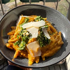 delicious and probably the healthiest pasta dish we made 🤔 like pasta and carrot soup had a baby. loved it
