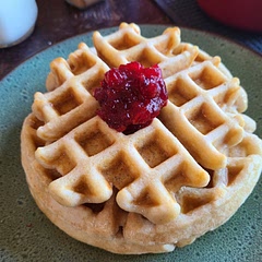 Great go to recipe! Super easy and very fluffy waffles.