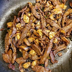 I used the tiniest poblano pepper, next time will use a nice bell pepper. Found out daughter loves mushrooms this mixture is so good! 
Used filet mignon which I'm sure added to the deliciousness.