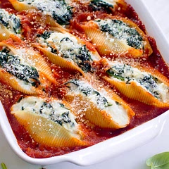 Delicious crowd pleaser. Great to cook on Sunday night and eat throughout the week. Also great for the holidays.