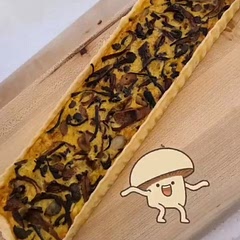 We used Rosemary Asiago, I absolutely recommend fresh rosemary or an herb crusted Asiago. Low Fat Greek Yoghurt in it was also absolutely delicious.
