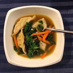 Super fast and easy soup that will clear your sinuses. Great for cold and flu season.