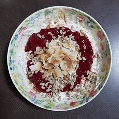 My favorite breakfast bowl, love the combination of cottage cheese and Greek yoghurt.