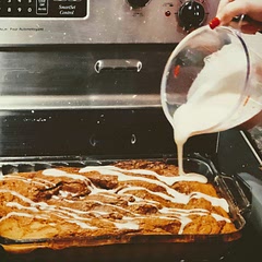 Didn't follow the direction quite enough when adding and spreading the topping, but it still turned out great.