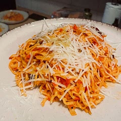 made this with home made pasta and added some dried tomatoes. veery nice