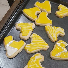 I split the recipe in half because it makes a lot of cookies. The royal icing I made was not included in the recipe (powdered sugar + water + extract (any flavor))