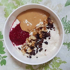 Love the easy and simple recipe, really delicious! I prefer creamier oatmeal, so I added more milk in mine.