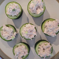 Yummy and simple. If you don't have dill, I recommend green onion and some black pepper. It makes for a great combination of flavours that offset the overly fishy part of tuna.