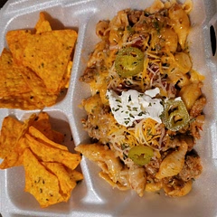 It was soooo delicious, I added more salsa and cheese for my liking, and topped it with jalapeños and sour cream and parsley and served with cheese doritos as a side!!!@@