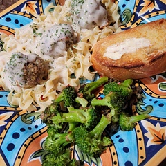 Served with pesto Alfredo over egg noodles with sauteed broccoli. Excellent! So glad I found this recipe.
