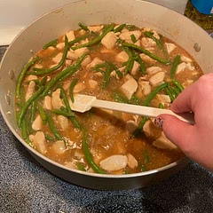I didn’t have any broccoli on hand so I just used green beans, but honestly you could probably add any vegetable and it would be delicious. I have made it without the oyster sauce and it’s still good.