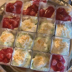 I also made little cheesecake parfaits to go with the key lime.  Keeping with the red and green Christmas theme 😁
