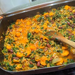 I really like this. I just let it simmer while I went for 20min walk. It was lovely to come back to and enjoy on this beautiful rainy night. I added vegan mozzarella and nutritional yeast. Yum