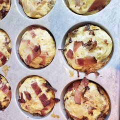I used hemplers sugar-free bacon and airfried hashbrown red potatoes. Very filling!