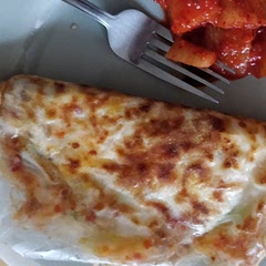 A flavourful and delicious snack or light lunch. Will absolutely be making this again! You can put anything you want on rice paper, so be creative - maybe use leftover meat instead of porkfloss.
