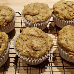 Great recipe for using sourdough discard. Very moist. As always, I replaced the half cup of oil with half a cup of apple sauce to make is a little less calorie dense. Not quite a go-to but I would definitely make again.