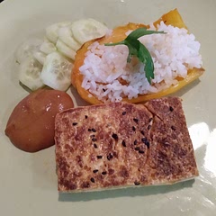 I had this with my Easy Yummy Peanut Sauce, Used firm well drained tofu, the texture was perfect.