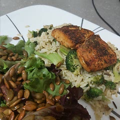 The recipe could use some improvements since it doesn't give units of how much of each spice. I gave my salmon a generous coating of all the spices and fully coated it. And cooked it for 8-12 mins in my slow cooker, turning it over half way through. I didn't cook it with the lemon. I just used lemon juice on it after. Next time I might use smoked paprika to give it a little kick