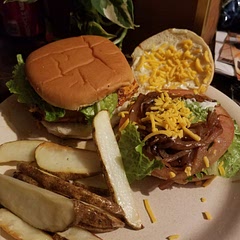 It was good but my boyfriend was very annoyed by the lack of details in the instructions. For example, the ingredients mention shredded cheese but in the directions, theres no mention of it. 🙄