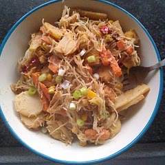 I added another tbsp of soy and half a Tsp of chilli powder. Cooked up some veg, air fried tofu and softened some rice noodles.
