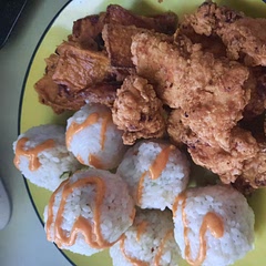 These are the kinda balls I love in my mouth.