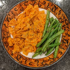 Final result! Didn't have diced tomatoes so I used tomato paste and it worked like a charm. Also added a side of sauteed green beans, seasoned with pepper and garlic salt.