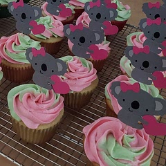Doubled this recipe and it turned out great! Made these for my daughters 7th birthday to bring to school.  She said the teachers told her to tell me I am a great baker!! Woohoooo!!! I used the buttercream recipe from the same article.