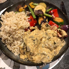 Really yummy! Easy too! Used a mix of fresh and frozen mushrooms as that is what I had. Also as per usual added more garlic than recipe says as we like a bit extra! 😁oh and only had dried parsley so used that.